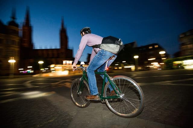 Sigma AURA 35 & NUGGET II - Éclairage LED vélo performant et rechargeable 