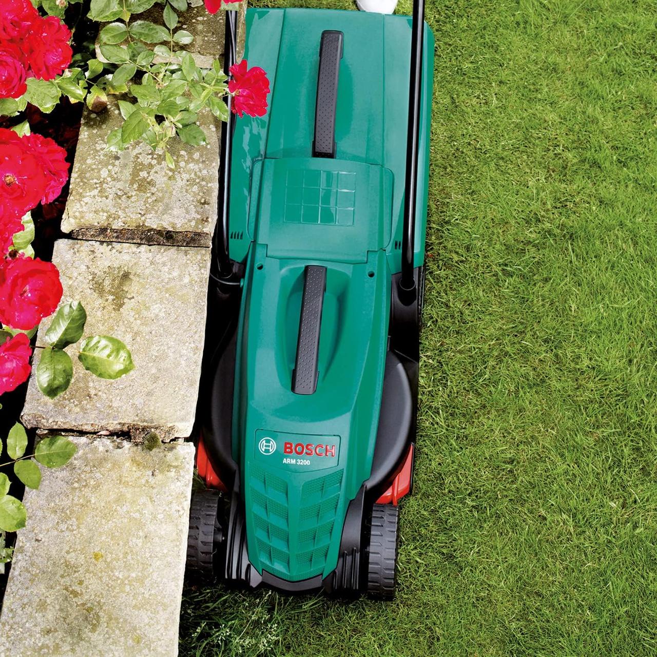Tondeuse Bosch ARM 3200 - 32cm, Puissante et Efficace