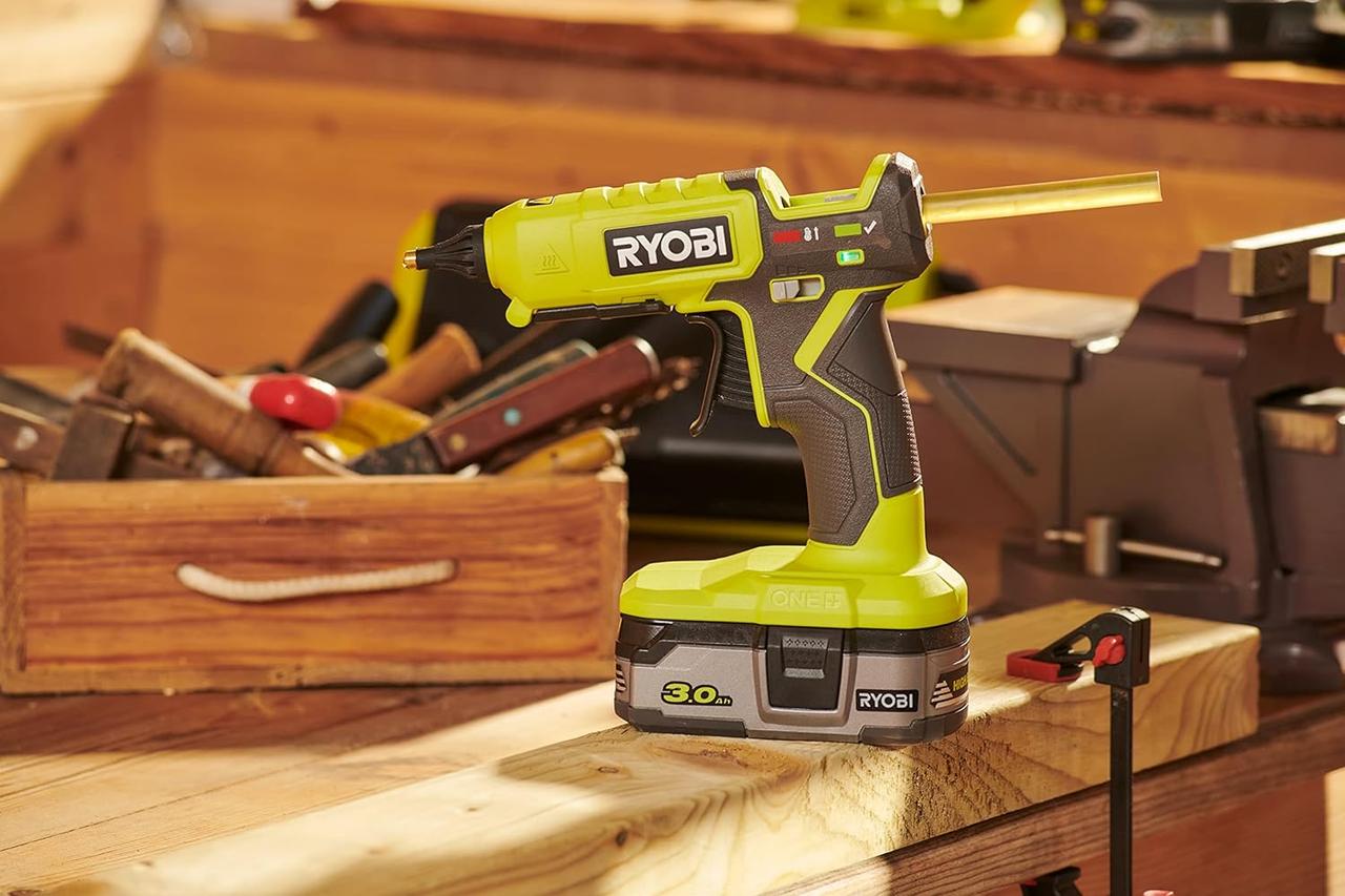 Pistolet à colle Ryobi 18V - Meilleur prix garanti