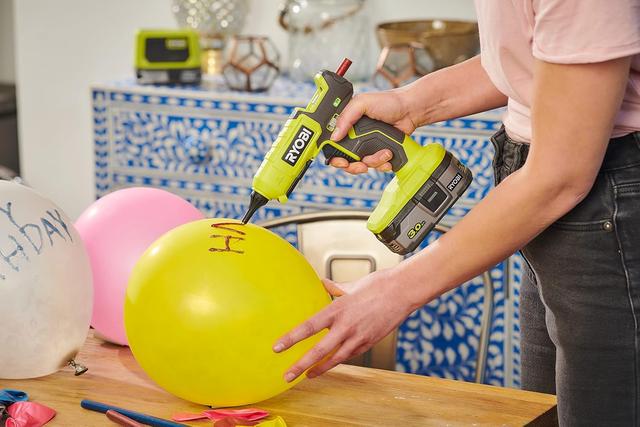 Pistolet à colle Ryobi 18V - Meilleur prix garanti