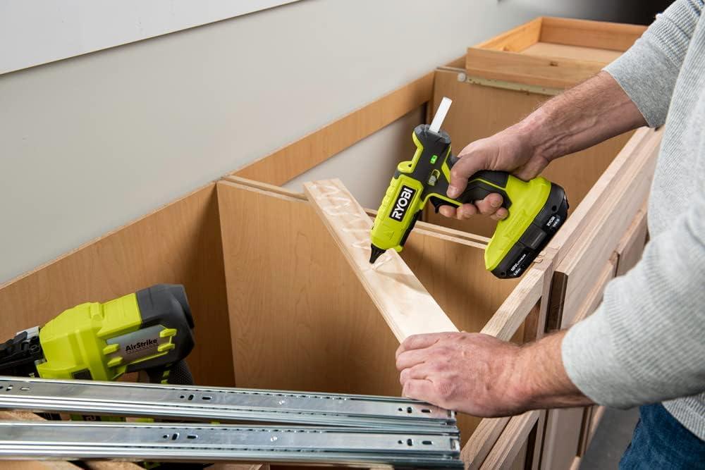 Pistolet à colle Ryobi 18V - Meilleur prix garanti