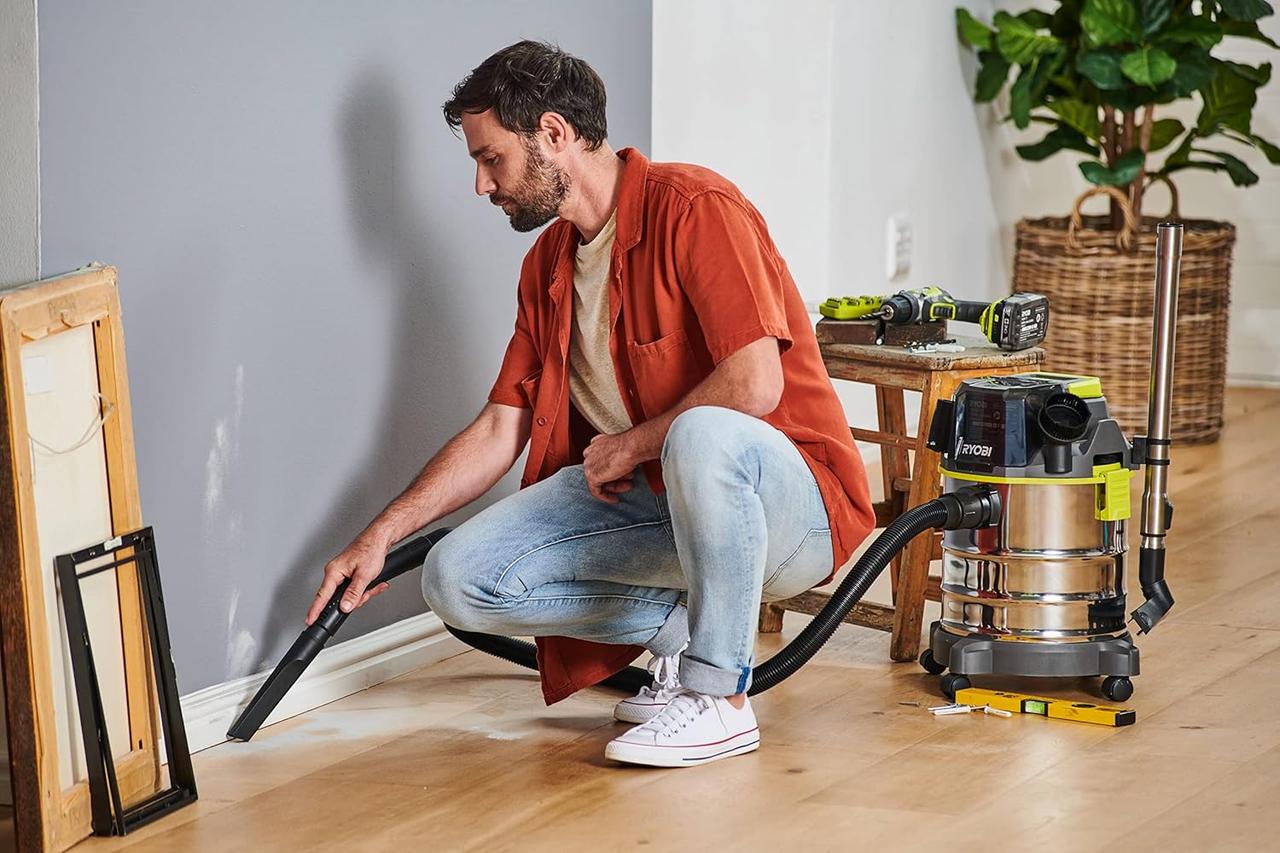 RYOBI Aspirateur Eau et Poussière 18V ONE+