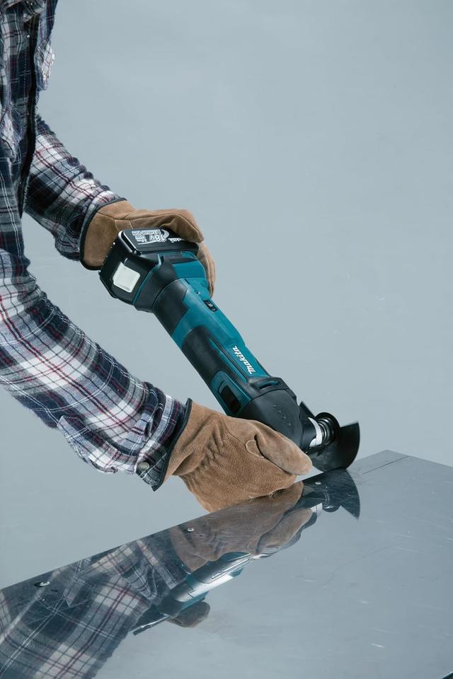 Outil Multifonction Oscillant Makita DTM51Z 18V