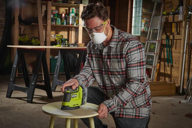 Ponceuse Triangulaire RYOBI 18V - RPS18-0